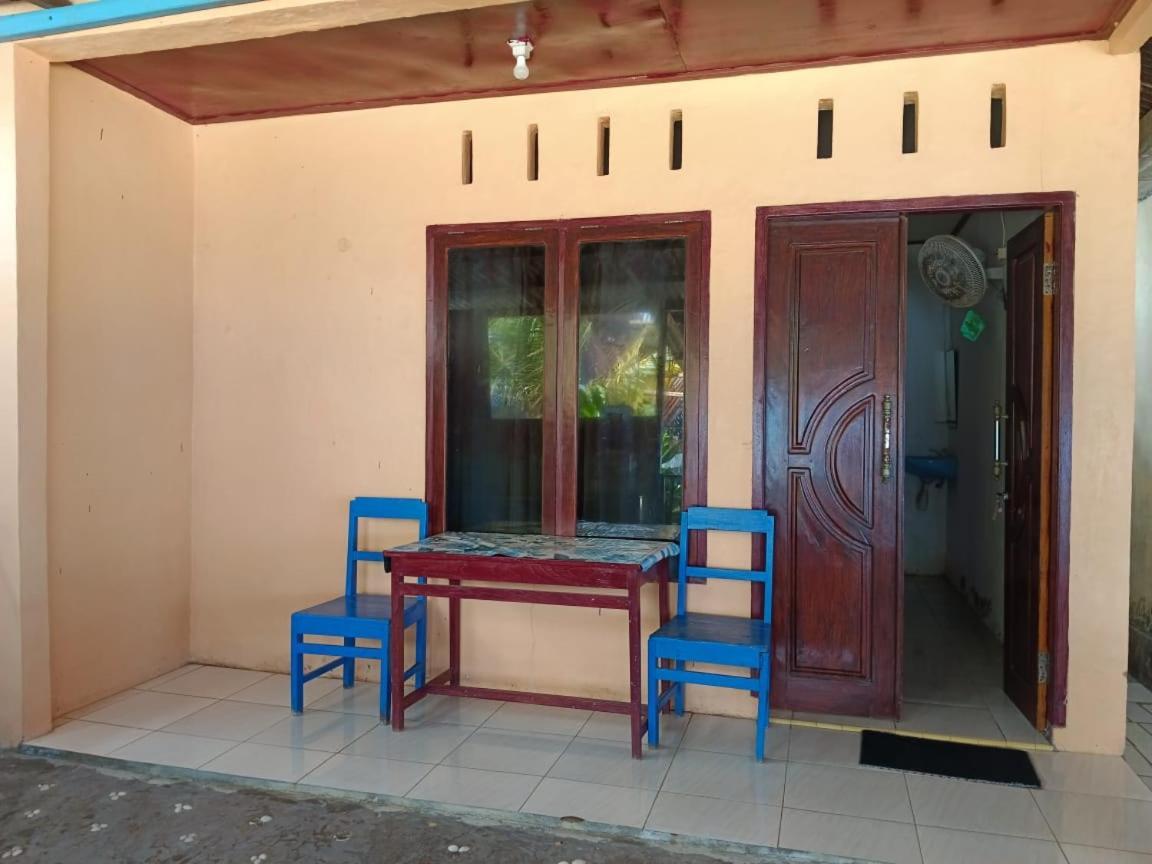 Mamalis Homestay Manado Eksteriør billede