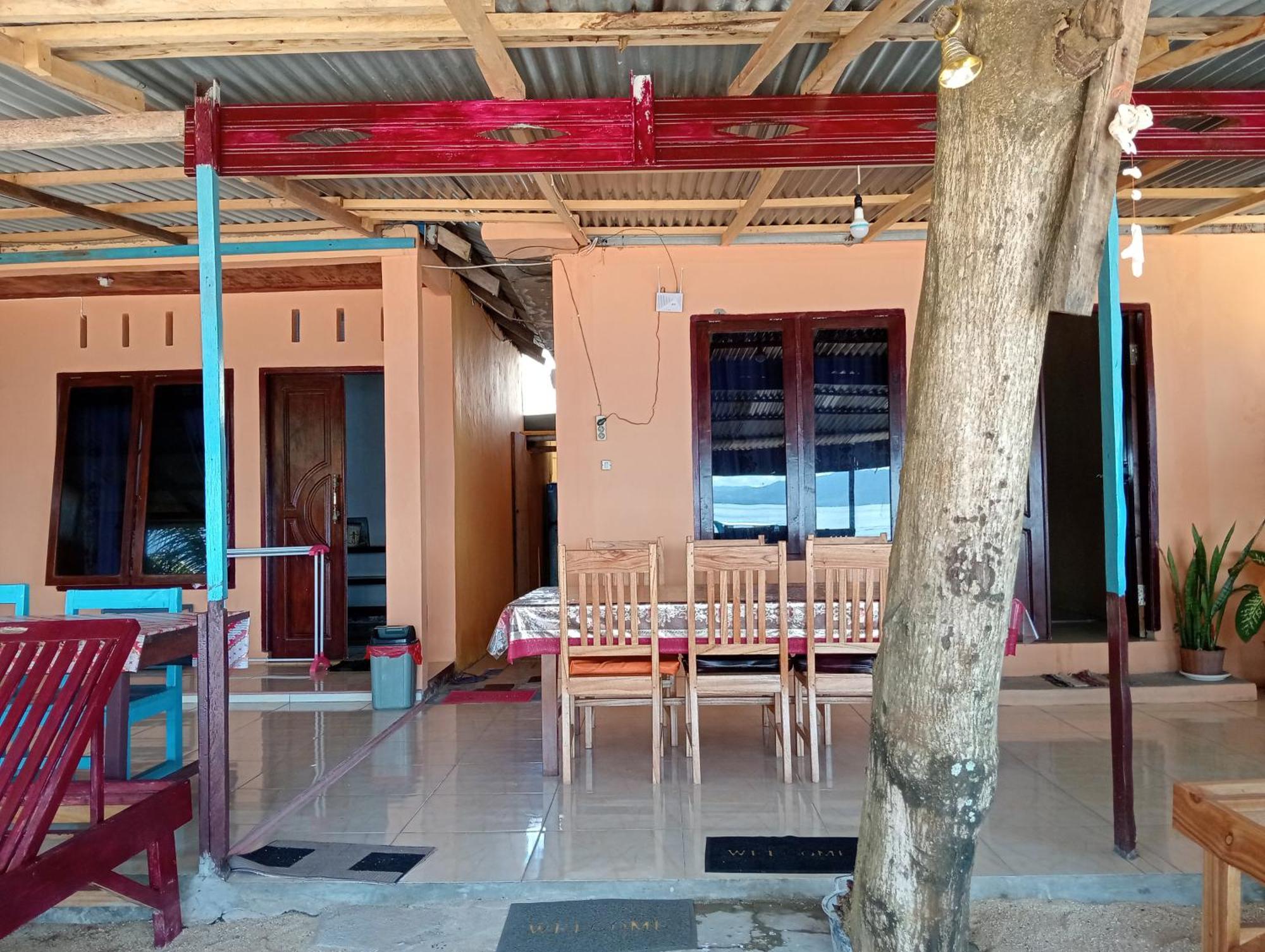 Mamalis Homestay Manado Eksteriør billede