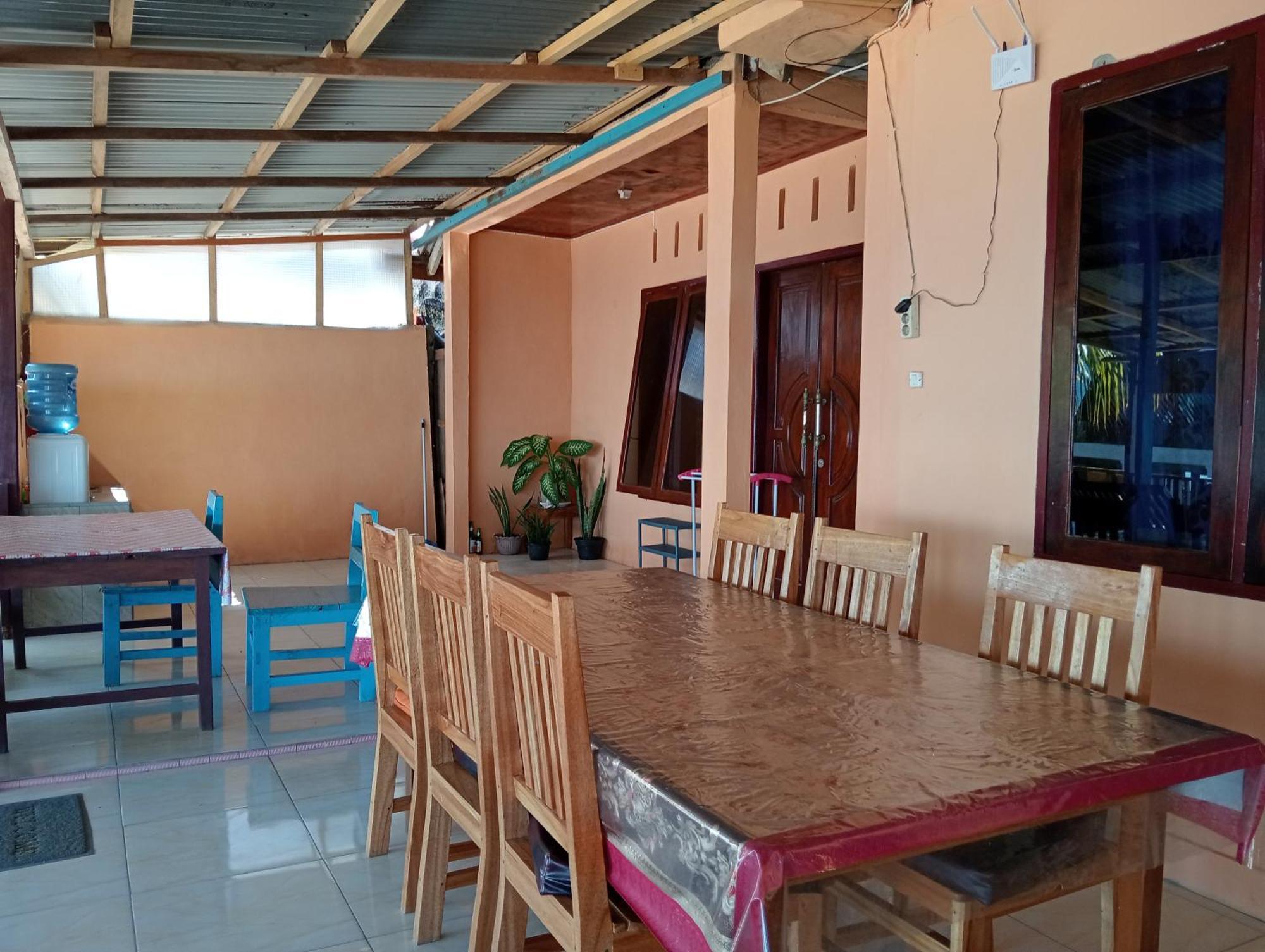 Mamalis Homestay Manado Eksteriør billede