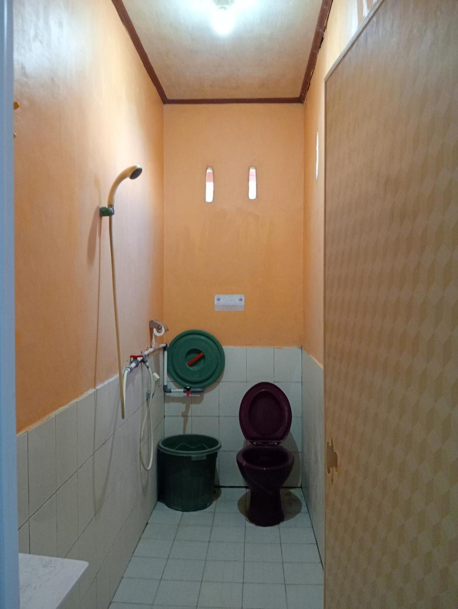 Mamalis Homestay Manado Eksteriør billede